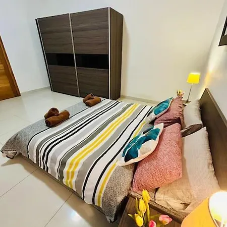 Seaside Spinola In St Julians, Queen Beds * سانت جوليان