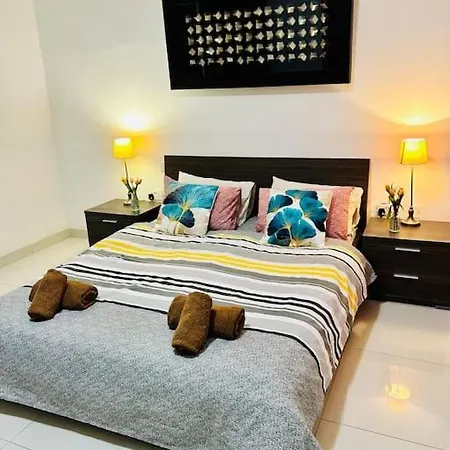 Seaside Spinola In St Julians, Queen Beds شقة