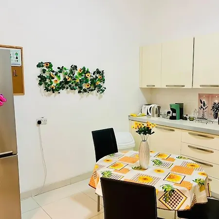 Seaside Spinola In St Julians, Queen Beds * Saint Julian's