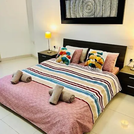 Seaside Spinola In St Julians, Queen Beds St. Julian's