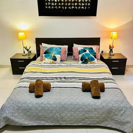 Seaside Spinola In St Julians, Queen Beds