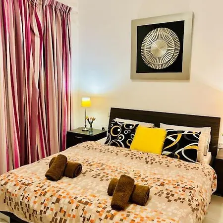 公寓 Seaside Spinola In St Julians, Queen Beds *