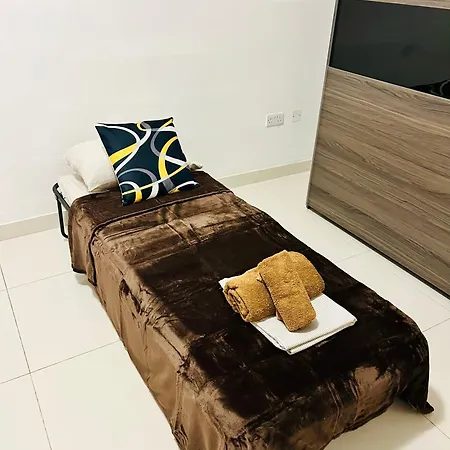 Seaside Spinola In St Julians, Queen Beds *