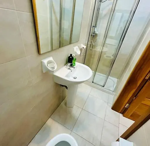 아파트 Seaside Spinola In St Julians, Queen Beds *