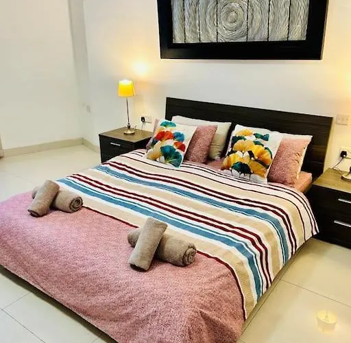 Seaside Spinola In St Julians, Queen Beds Saint Julian's