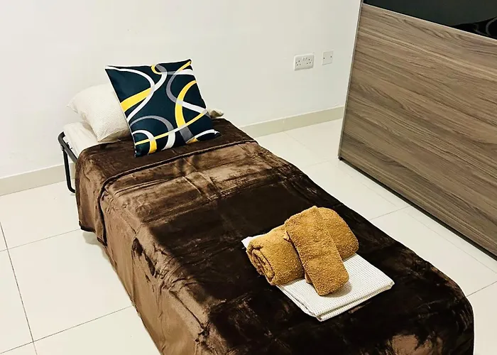 Seaside Spinola In St Julians, Queen Beds *