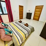 Apartment Seaside Spinola In St Julians, Queen Beds