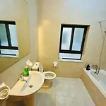 Seaside Spinola In St Julians, Queen Beds Apartment