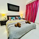 Seaside Spinola In St Julians, Queen Beds *